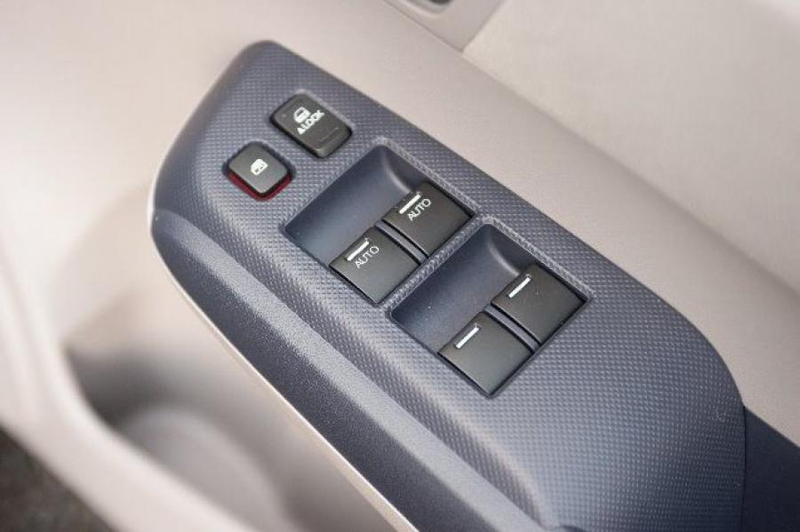  Honda Insight 2009 года  (фото 82 из 172)